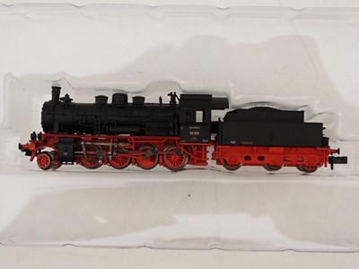 Lot 28 - A pair of German outline N gauge steam...