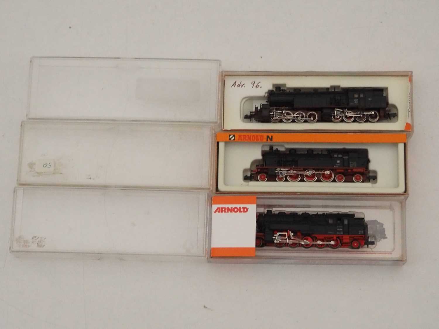 Lot 31 - A group of ARNOLD N gauge German outline steam...