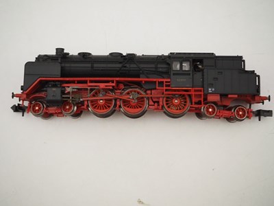 Lot 35 - A pair of FLEISCHMANN N gauge German outline...