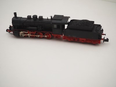 Lot 35 - A pair of FLEISCHMANN N gauge German outline...