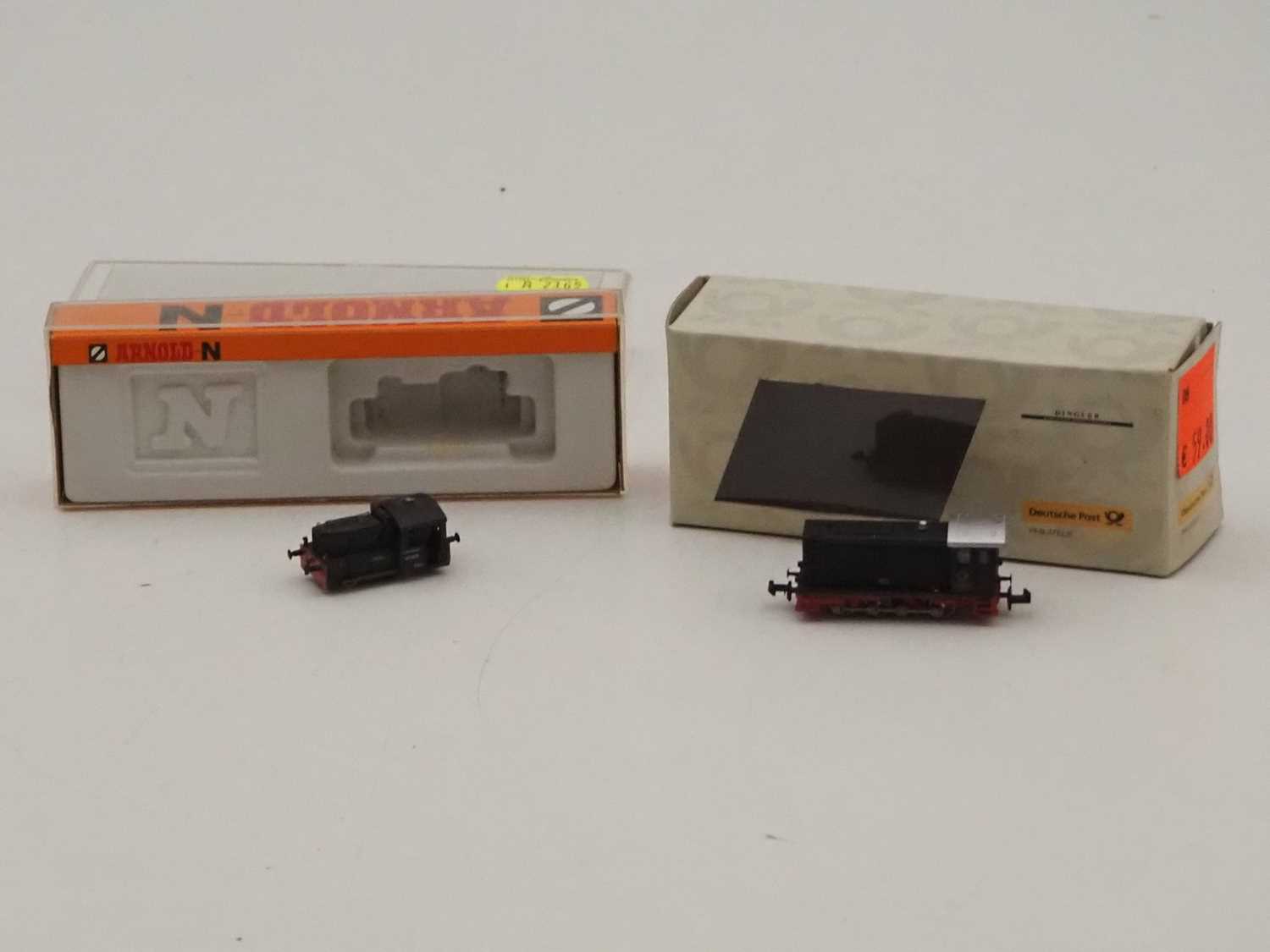 Lot 37 - A pair of German outline N gauge diesel...