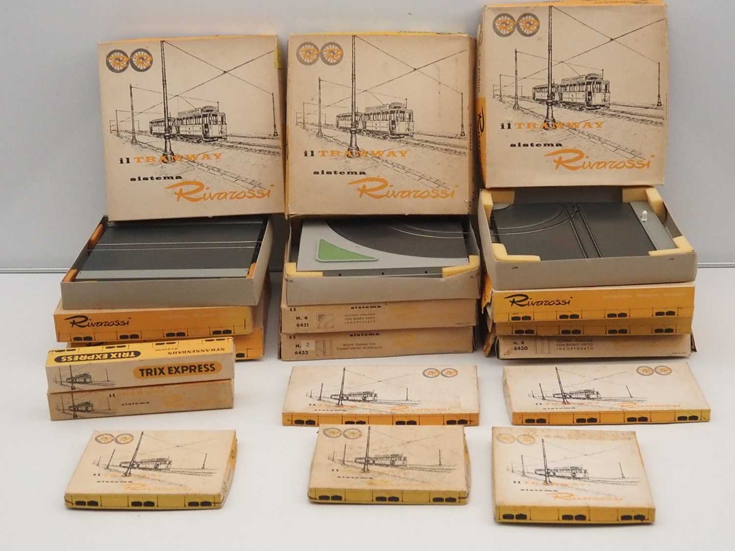 Lot 40 - A large group of HO scale vintage RIVAROSSI...