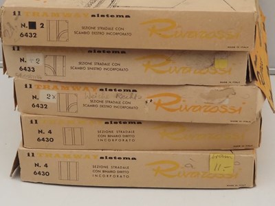 Lot 40 - A large group of HO scale vintage RIVAROSSI...