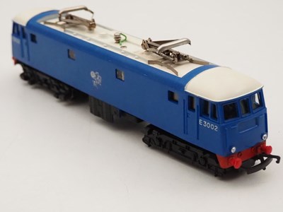 Lot 43 - A HORNBY DUBLO OO gauge 2-rail 2245 Class AL1...