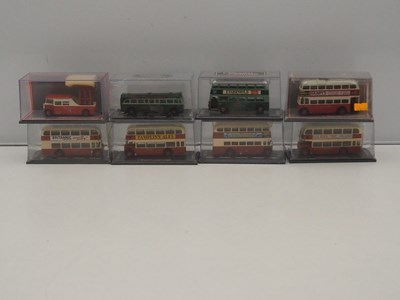 Lot 47 - A group of 1:76 scale (OO gauge) diecast buses...