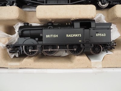 Lot 51 - A HORNBY OO gauge R2981 'BR London Olympics...