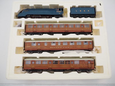 Lot 56 - A HORNBY OO gauge R2888M 'The Flying Scotsman'...