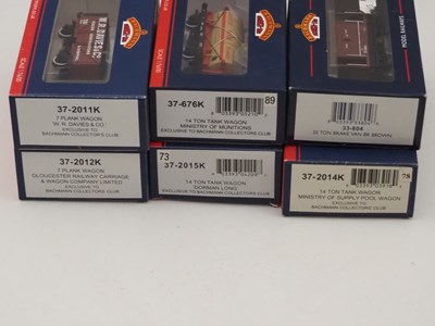 Lot 60 - A group of BACHMANN OO gauge wagons including...