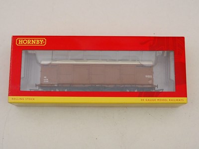 Lot 62 - A group of HORNBY OO gauge LNER passenger...