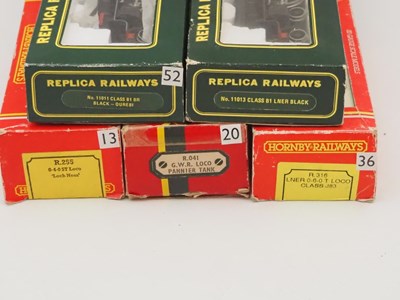 Lot 65 - A group of boxed and unboxed OO gauge steam...
