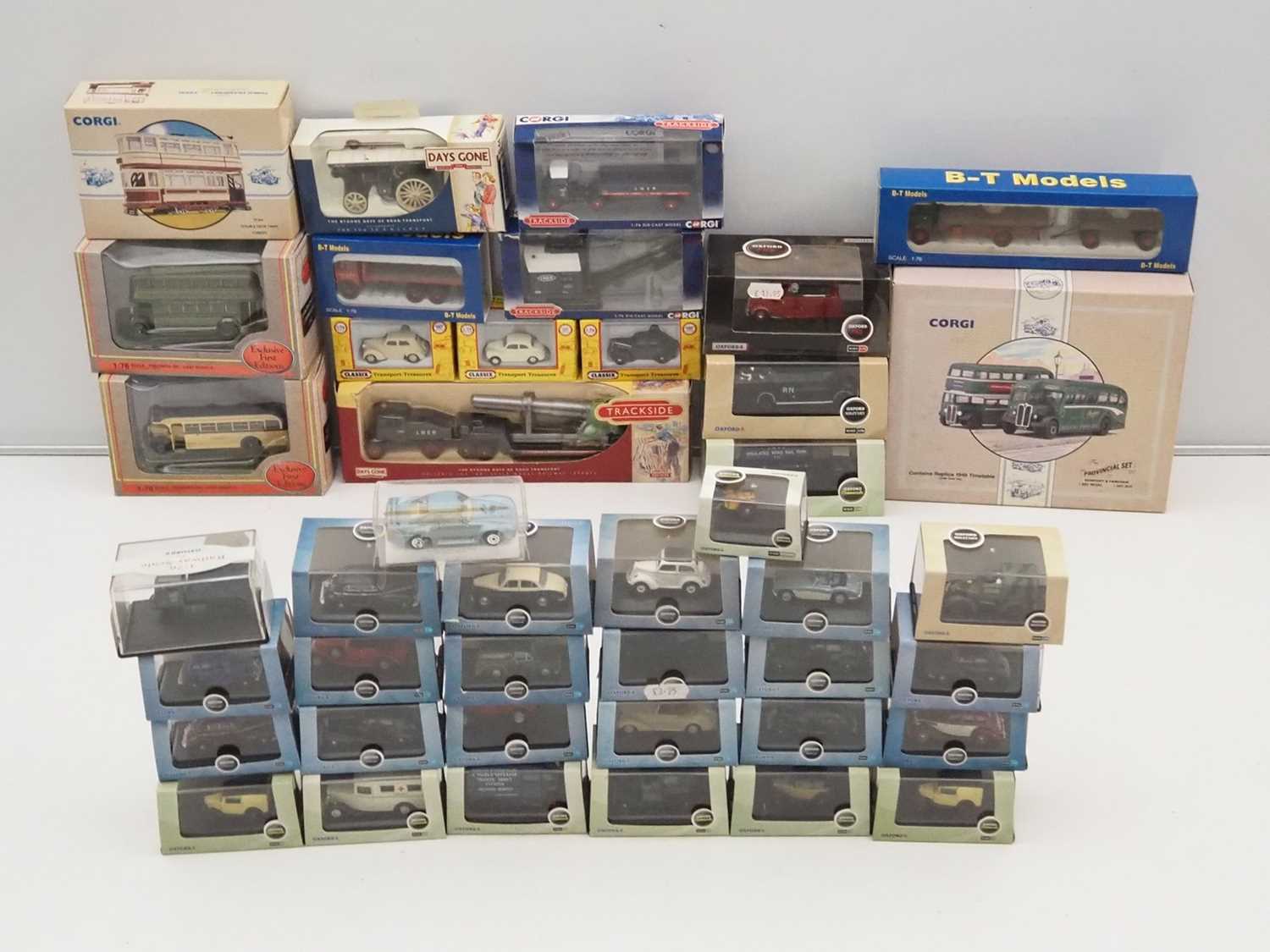 Lot 86 - A large quantity of mostly 1:76 scale (OO...