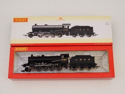 Lot 92 - A pair of HORNBY OO gauge LNER steam...
