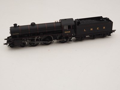 Lot 92 - A pair of HORNBY OO gauge LNER steam...