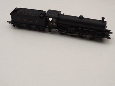 Lot 94 - A pair of HORNBY OO gauge LNER steam...