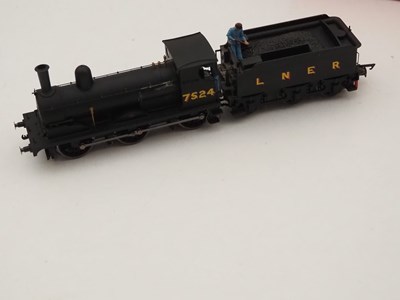 Lot 94 - A pair of HORNBY OO gauge LNER steam...