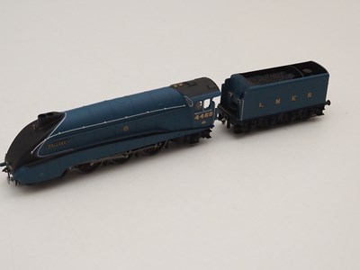 Lot 96 - A HORNBY OO gauge R3196 class A4 steam...