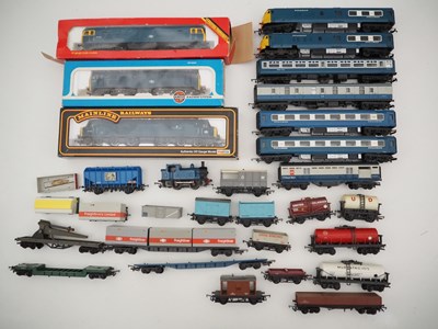 Lot 139 - A large quantity of boxed and unboxed OO gauge...