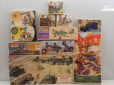 Lot 193 - A group of plastic unbuilt military kits by...