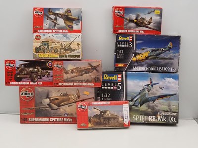 Lot 203 - A group of 1:72, 1:48 and 1:32 scale military...