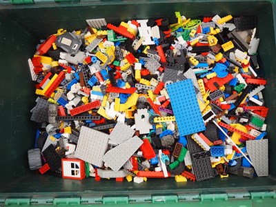 Lot 258 - LEGO: Unboxed 'brick n mix' assorted sizes and...