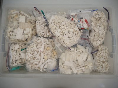 Lot 264 - LEGO: Unboxed mostly white LEGO bricks and...