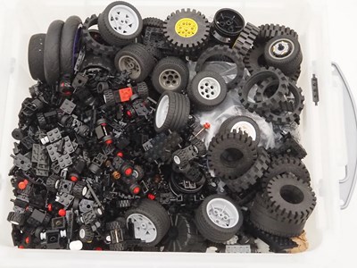Lot 273 - LEGO: Unboxed different sizes, colours and...