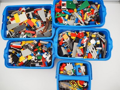 Lot 275 - LEGO: Unboxed 'brick n mix' assorted sizes and...