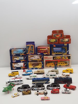 Lot 469 - A tray of boxed and unboxed diecast vehicles,...