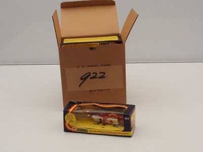 Lot 662 - A CORGI trade box containing 6x #922 Sikorsky...