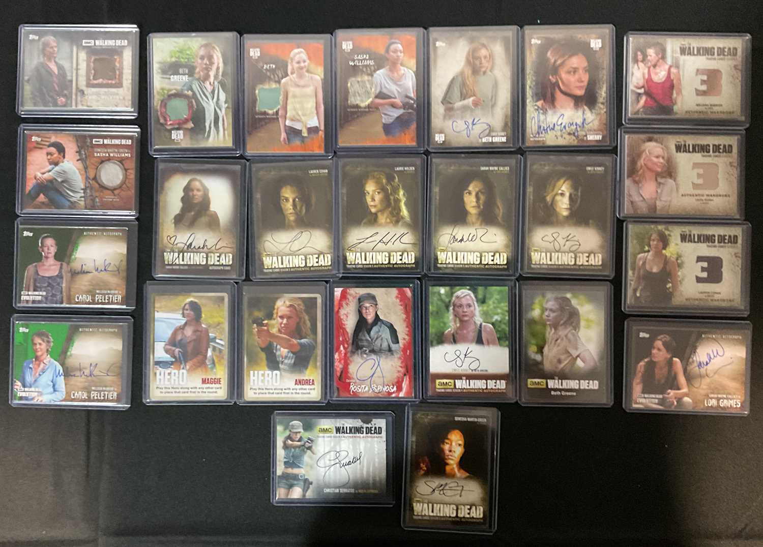 Lot 454 - THE WALKING DEAD - A collection of Walking...