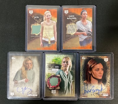 Lot 454 - THE WALKING DEAD - A collection of Walking...