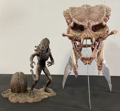 Lot 391 - A pair of Horizon resin model kits from ALIEN...