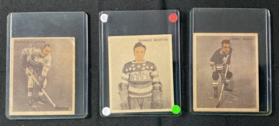 Lot 481 - HOCKEY - Three c.1933 / 34 Ice Kings Chewing...