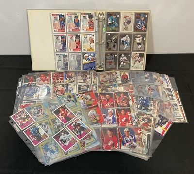 Lot 495 - HOCKEY - A folder of c.600 mixed Hockey...