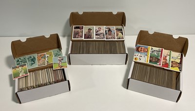 Lot 536 - BASEBALL - A large group of baseball trading...