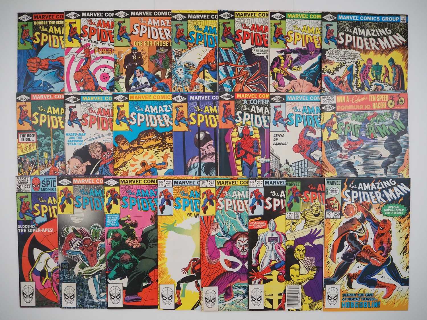 Lot 45 - AMAZING SPIDER-MAN #200-202, 212-223, 231-232,...