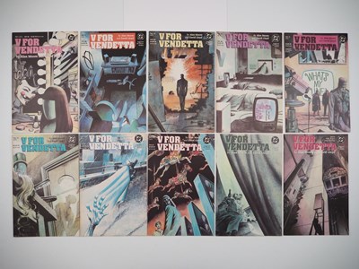 Lot 125 - V FOR VENDETTA #1 to 10 (10 in Lot) -...
