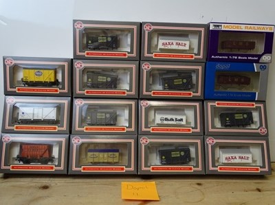 Lot 12 - OO GAUGE MODEL RAILWAYS: A group of boxed...