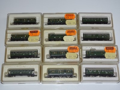 Lot 165 - Z GAUGE MODEL RAILWAYS: A group of MARKLIN...