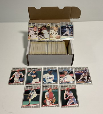 Lot 539 - BASEBALL - A partial set of Fleer 1989...