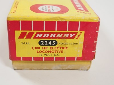 Lot 4 - A HORNBY DUBLO OO gauge 2-rail 2245 Class AL1...