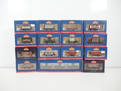 Lot 68 - BACHMANN group of boxed OO gauge wagons of...