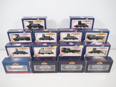 Lot 104 - BACHMANN mixed group of OO gauge wagons,...