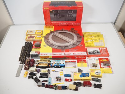 Lot 112 - OO gauge accessories by HORNBY and others - to...