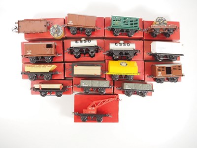 Lot 145 - HORNBY O gauge boxed wagons, one in incorrect...