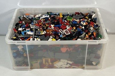 Lot 175 - LEGO: Unboxed 'brick n mix' assorted sizes and...
