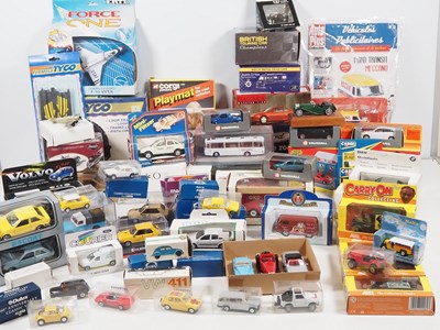 Lot 343 - A large quantity of boxed diecast vehicles and...