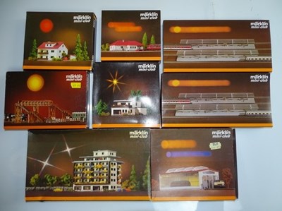 Lot 208 - Z GAUGE MODEL RAILWAYS: A group of MARKLIN...