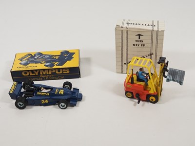 Lot 368 - DINKY TOYS - A pair of promotional issue...