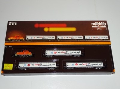 Lot 217 - Z GAUGE MODEL RAILWAYS: A MARKLIN 8141...